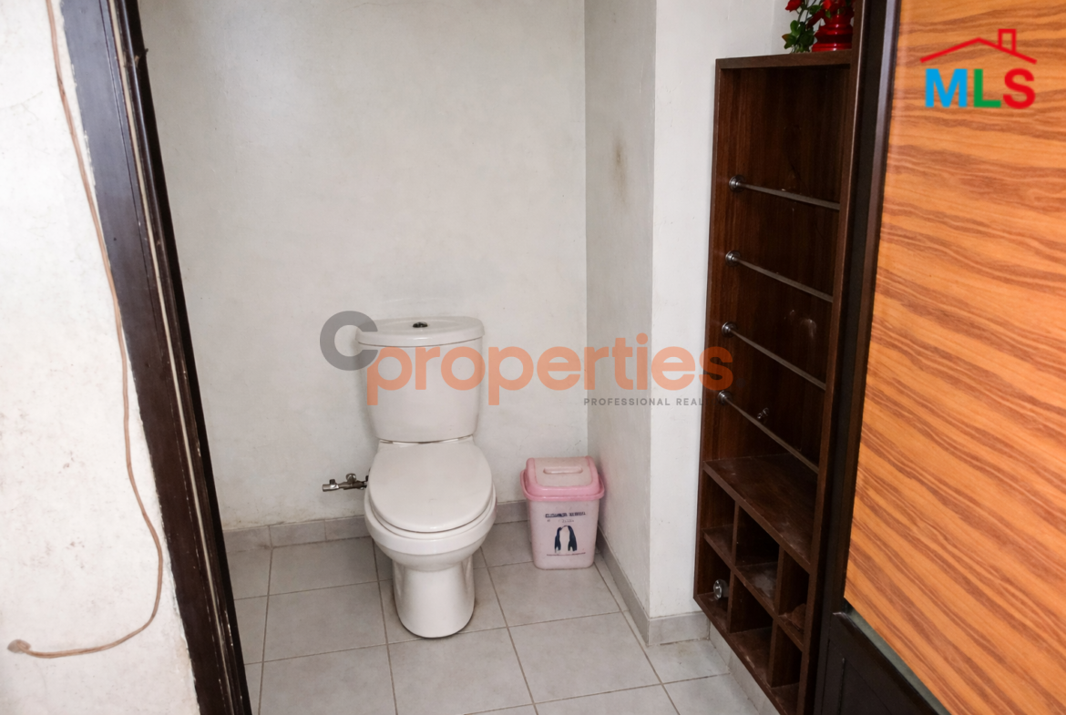 Shop for sale in Ras el dekwaneh – CPJA61