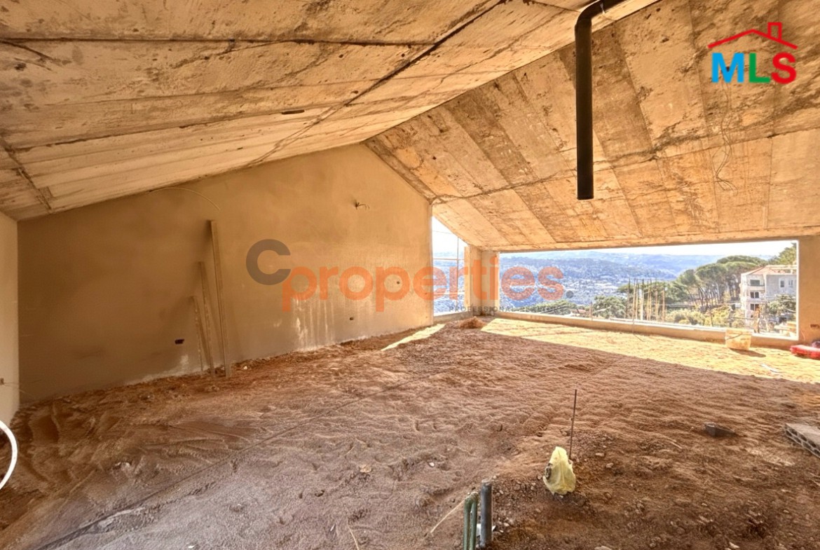 Apartment for sale in Broummana – Roof – CPSK68