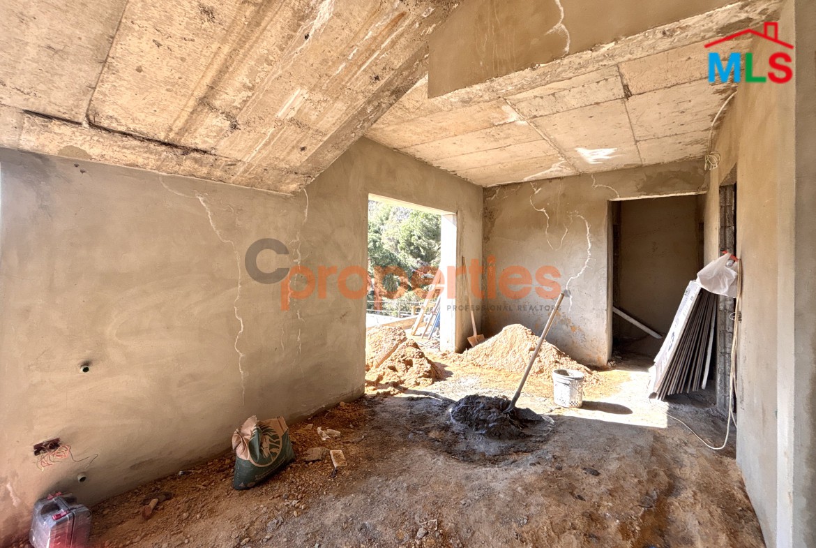 Apartment for sale in Broummana – Roof – CPSK68