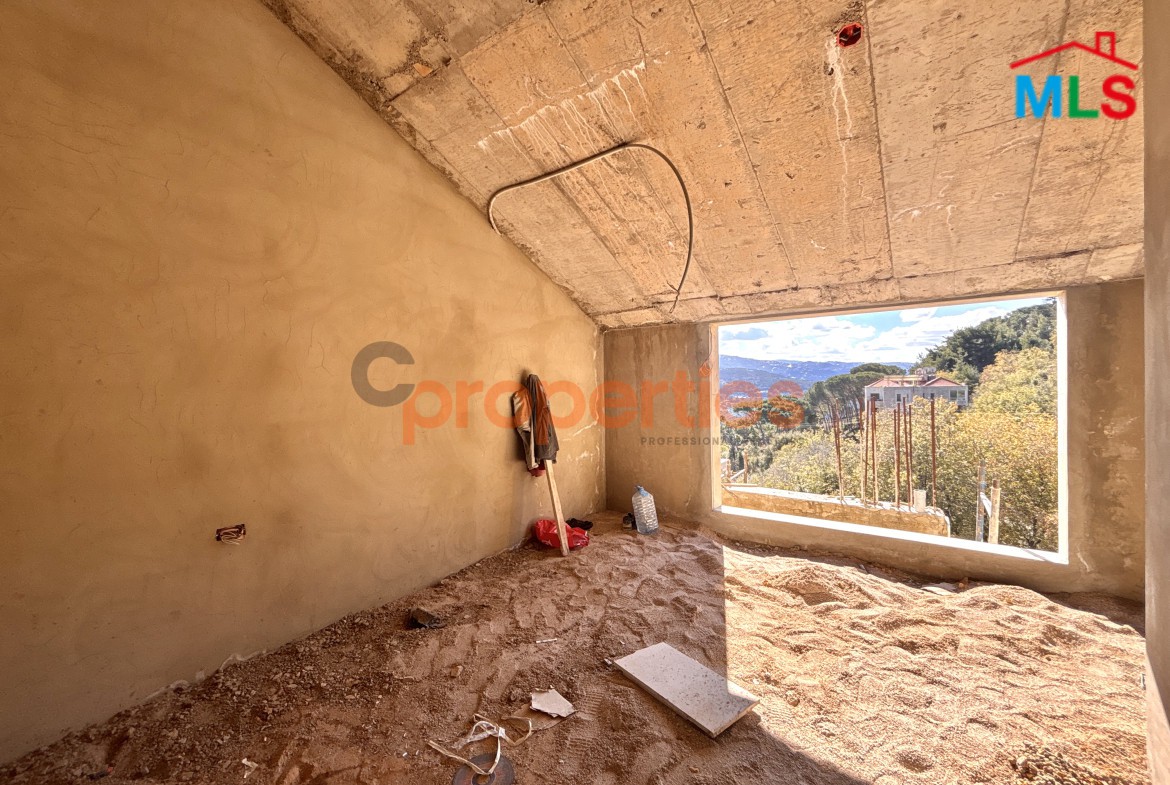 Apartment for sale in Broummana – Roof – CPSK68