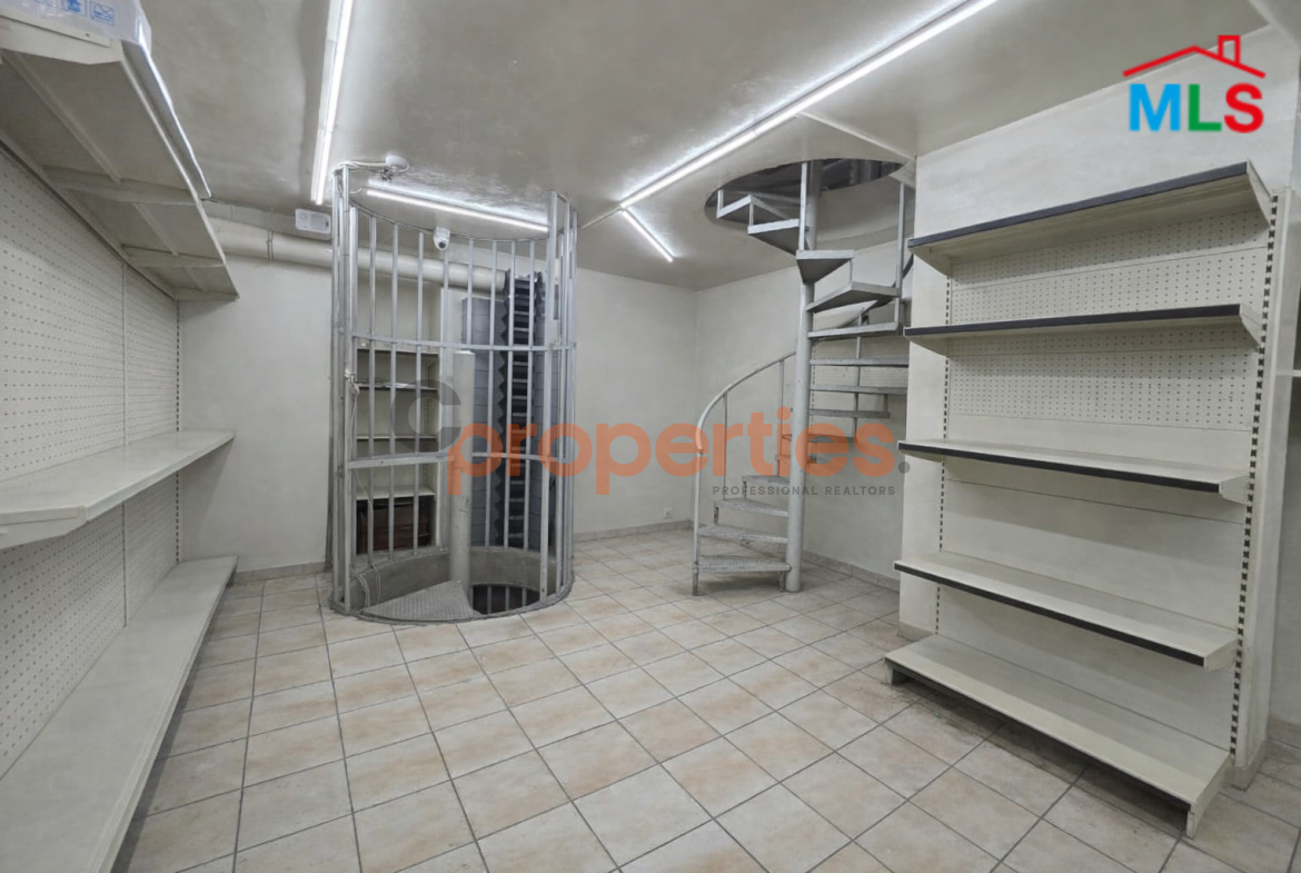 Shop, Office and Warehouse for Sale in Jdeideh – CPSM464