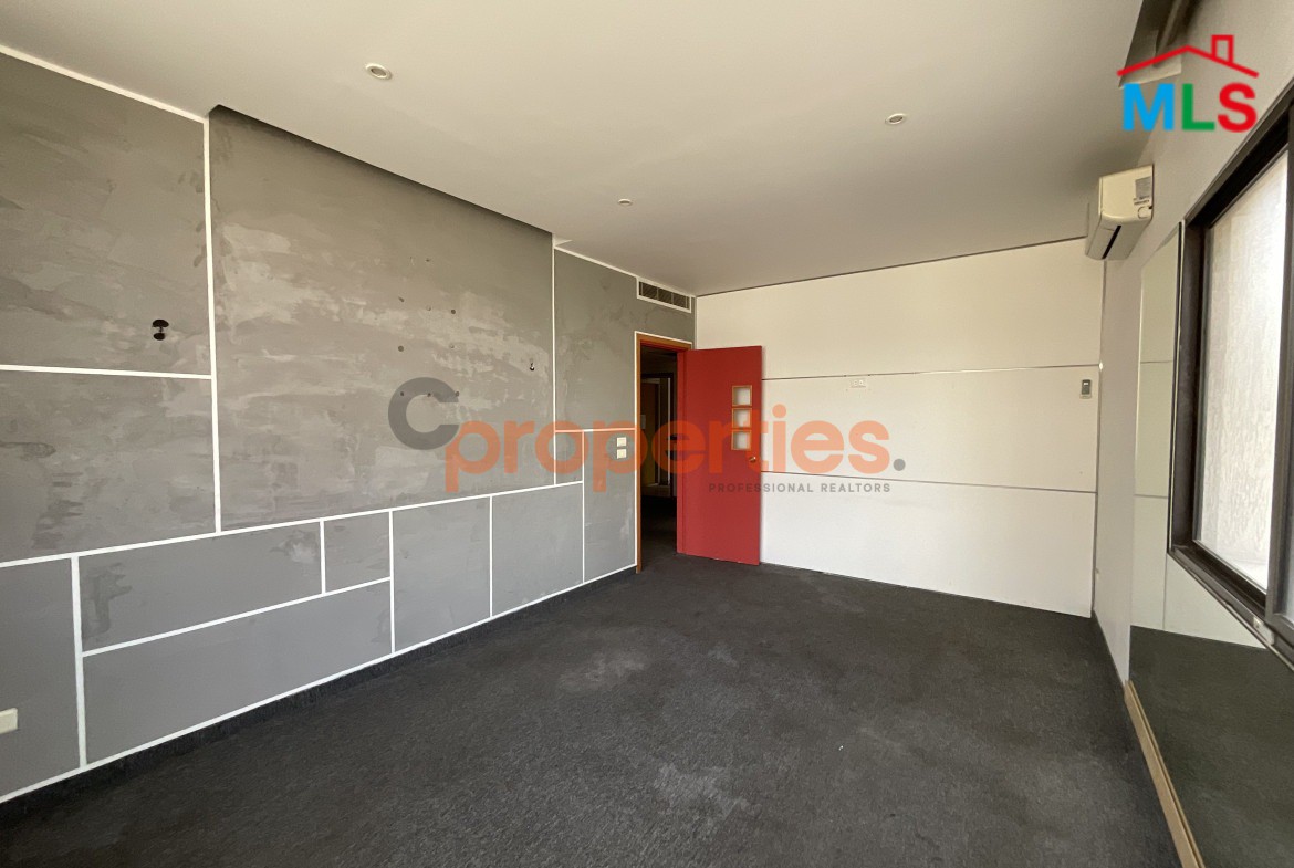 Office for sale in Dekwaneh – CPCC175