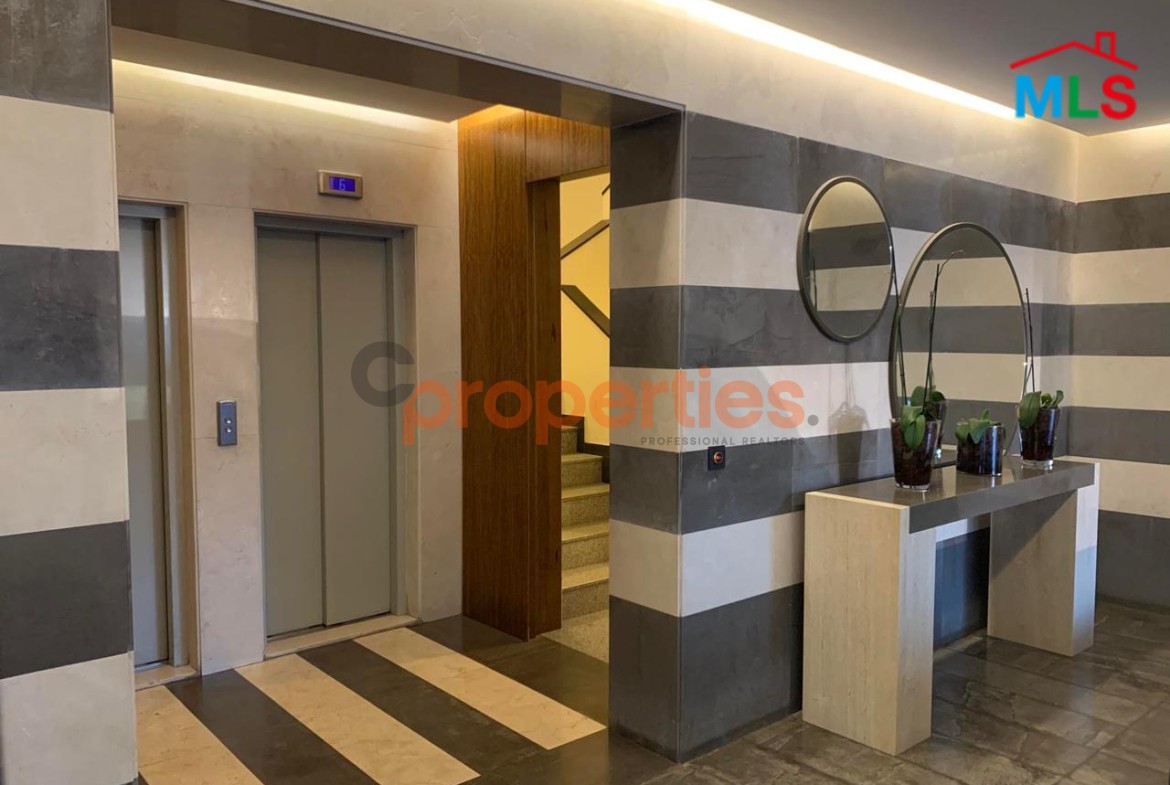 Apartment For Sale In Achrafieh – CPBWW92