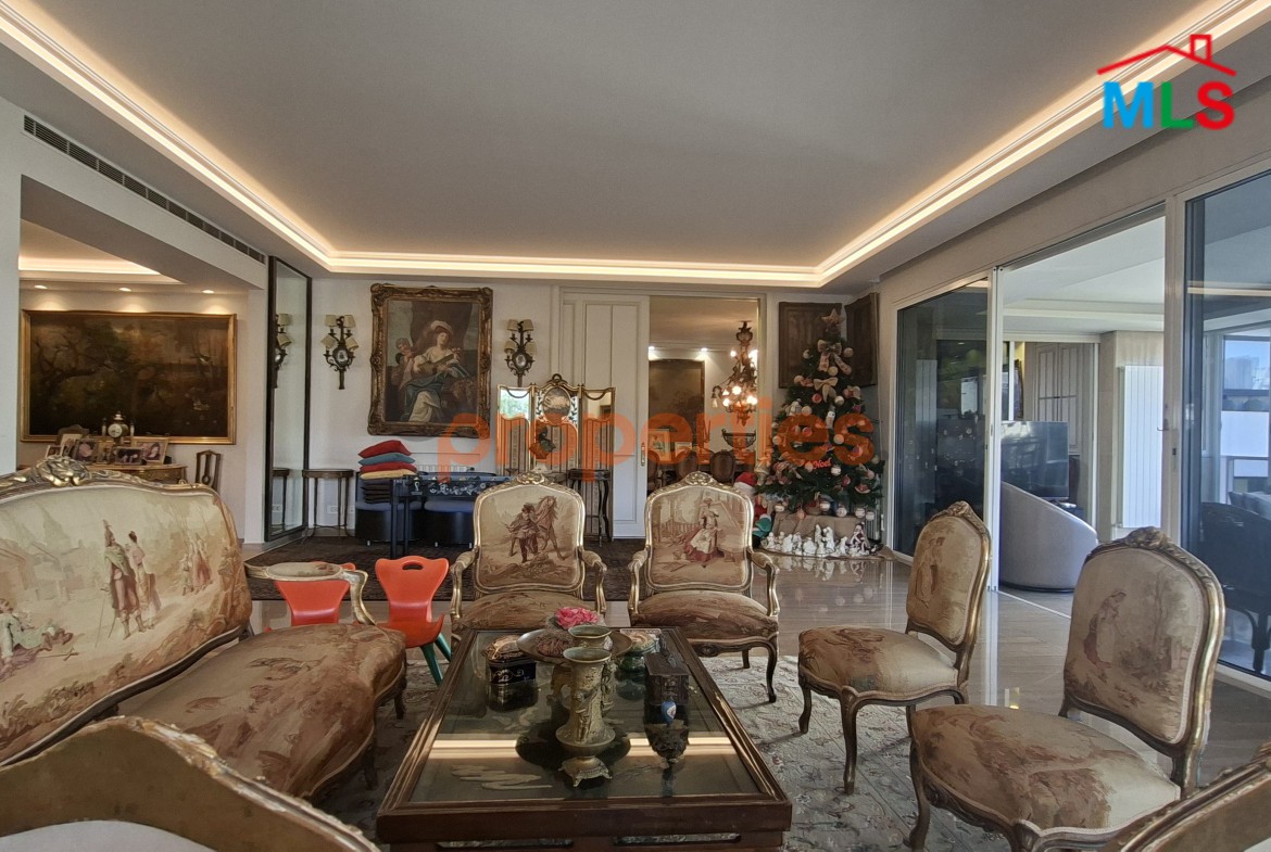 Apartment For Sale In Achrafieh – CPBWW83