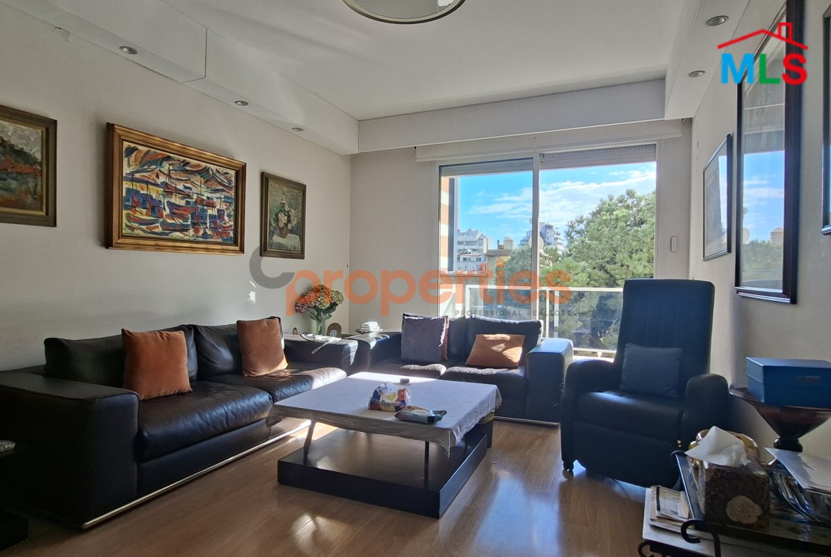 Apartment For Sale In Achrafieh – CPBWW83