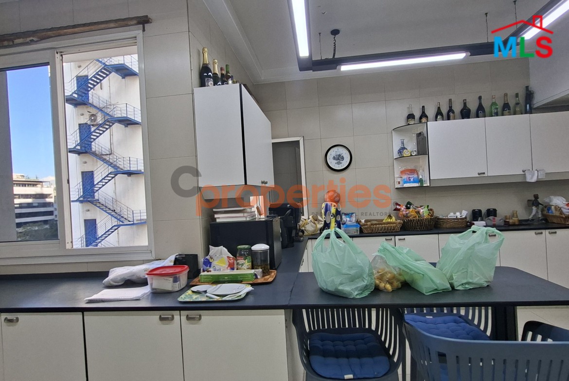 Apartment For Sale In Achrafieh – CPBWW83