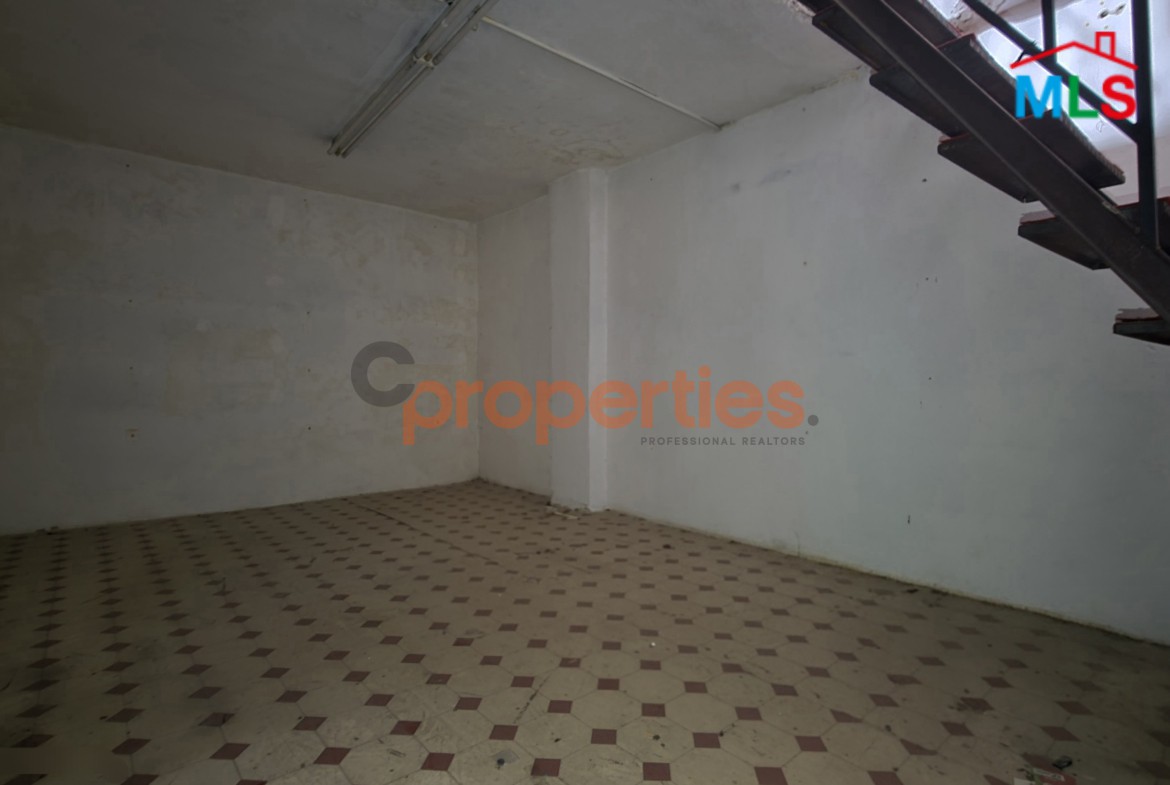 Shop For Sale In Souk Mouawad – Harek Hreik – CPJA45