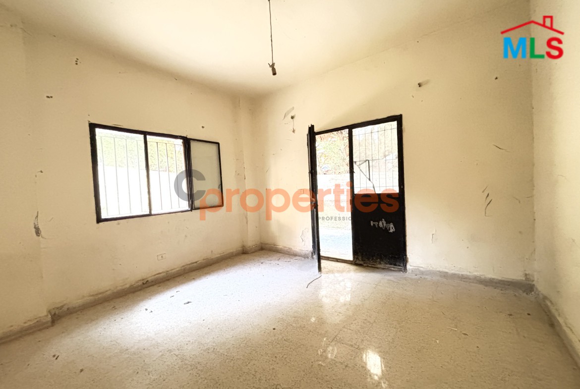 120sqm Apartment With 500sqm garden & 60sqm terrace for Sale in Blat – CPJRK333