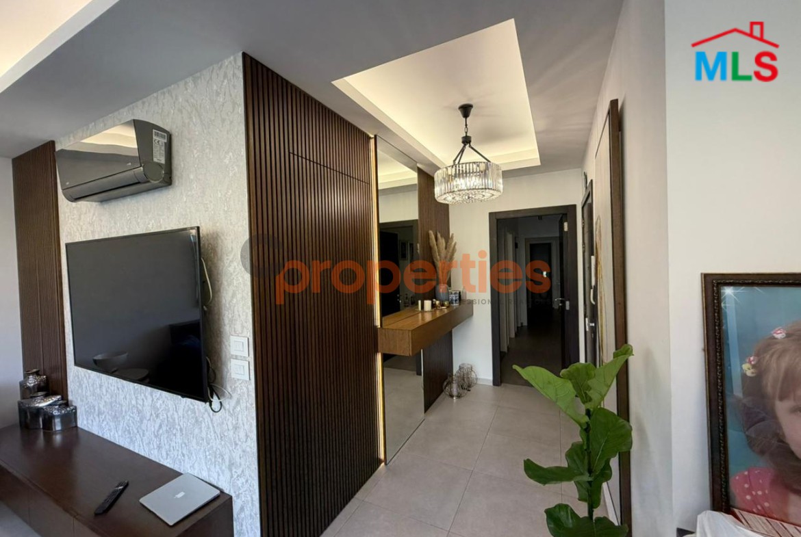 Apartment for sale in Hazmieh CPMK177