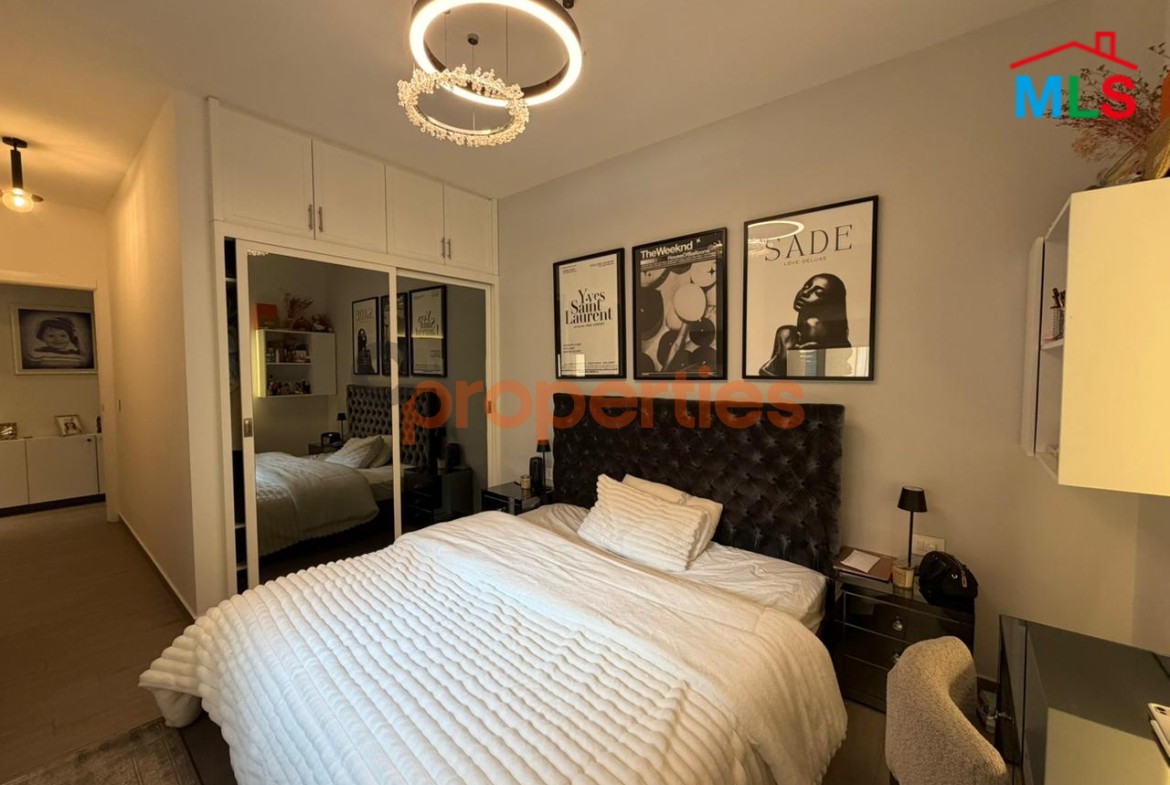 Apartment for sale in Hazmieh CPMK177
