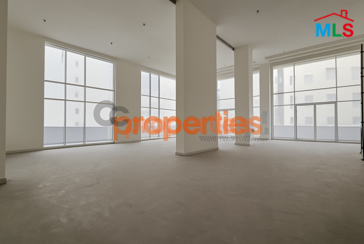Showroom/Office For Sale In Furn El Chebbak – CPJA32