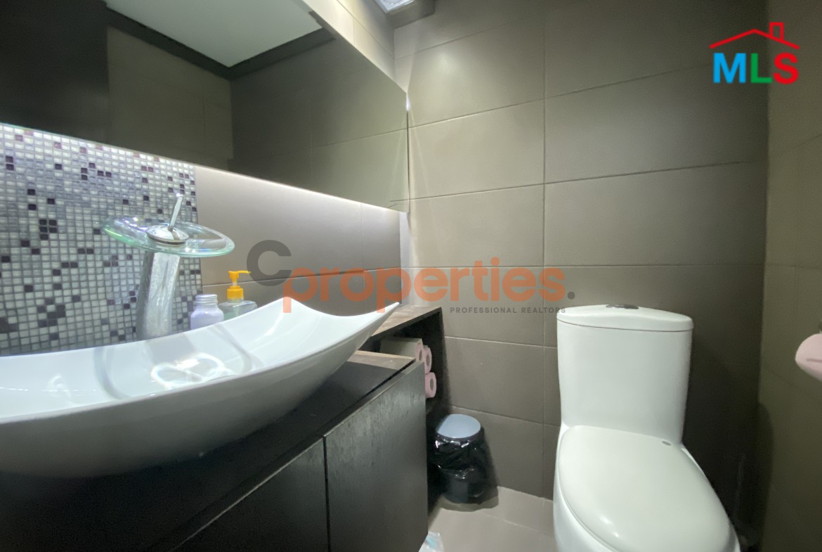 Clinic for Sale in Prime Location in Jal el Dib – CPFY78