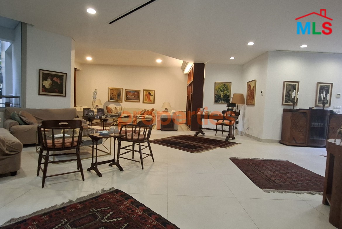 Apartment For Sale In Achrafieh – CPBWW78