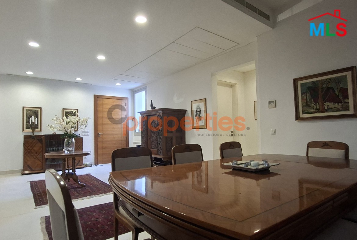 Apartment For Sale In Achrafieh – CPBWW78