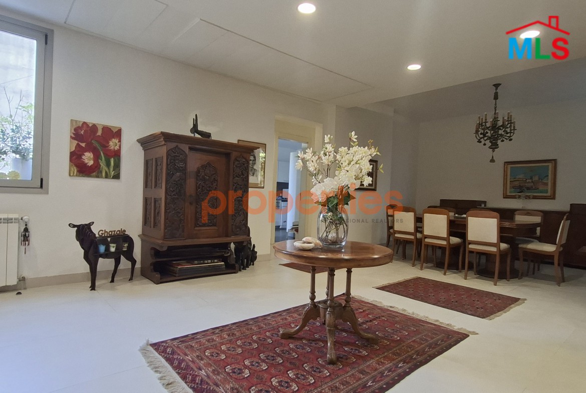 Apartment For Sale In Achrafieh – CPBWW78