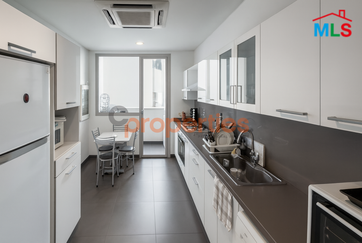 Apartment For Sale In Achrafieh – CPBWW78
