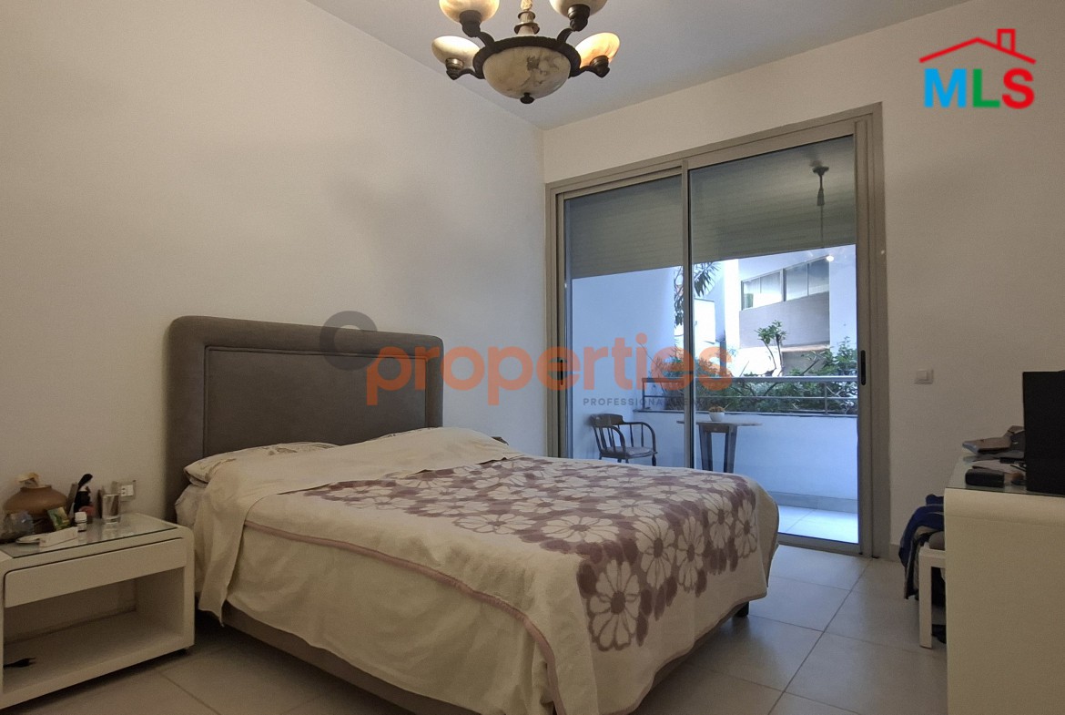 Apartment For Sale In Achrafieh – CPBWW78