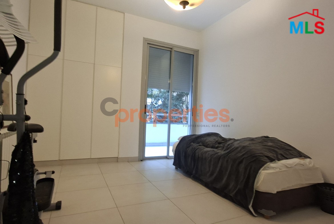 Apartment For Sale In Achrafieh – CPBWW78