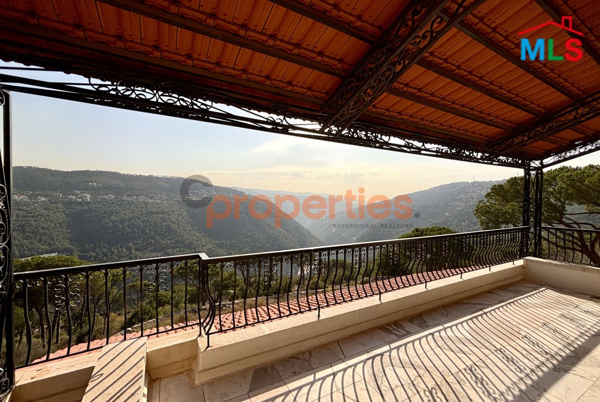 Villa for sale in Broummana – CPRA74