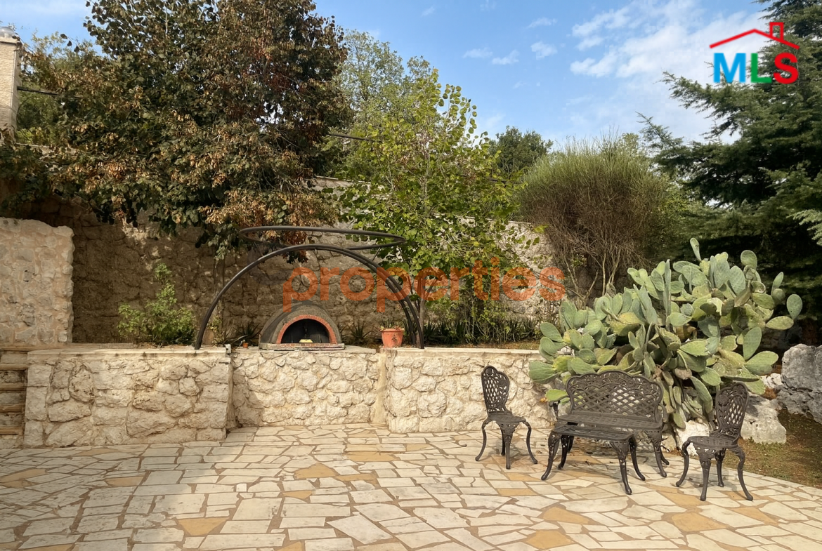 Luxurious Villa For Sale In Ajaltoun – CPKRH54