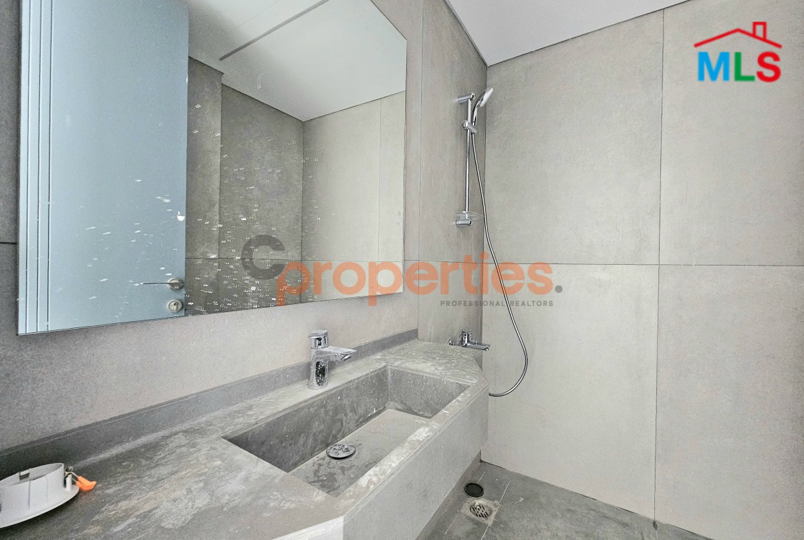 Apartment For Sale In Achrafieh – CPBWW72