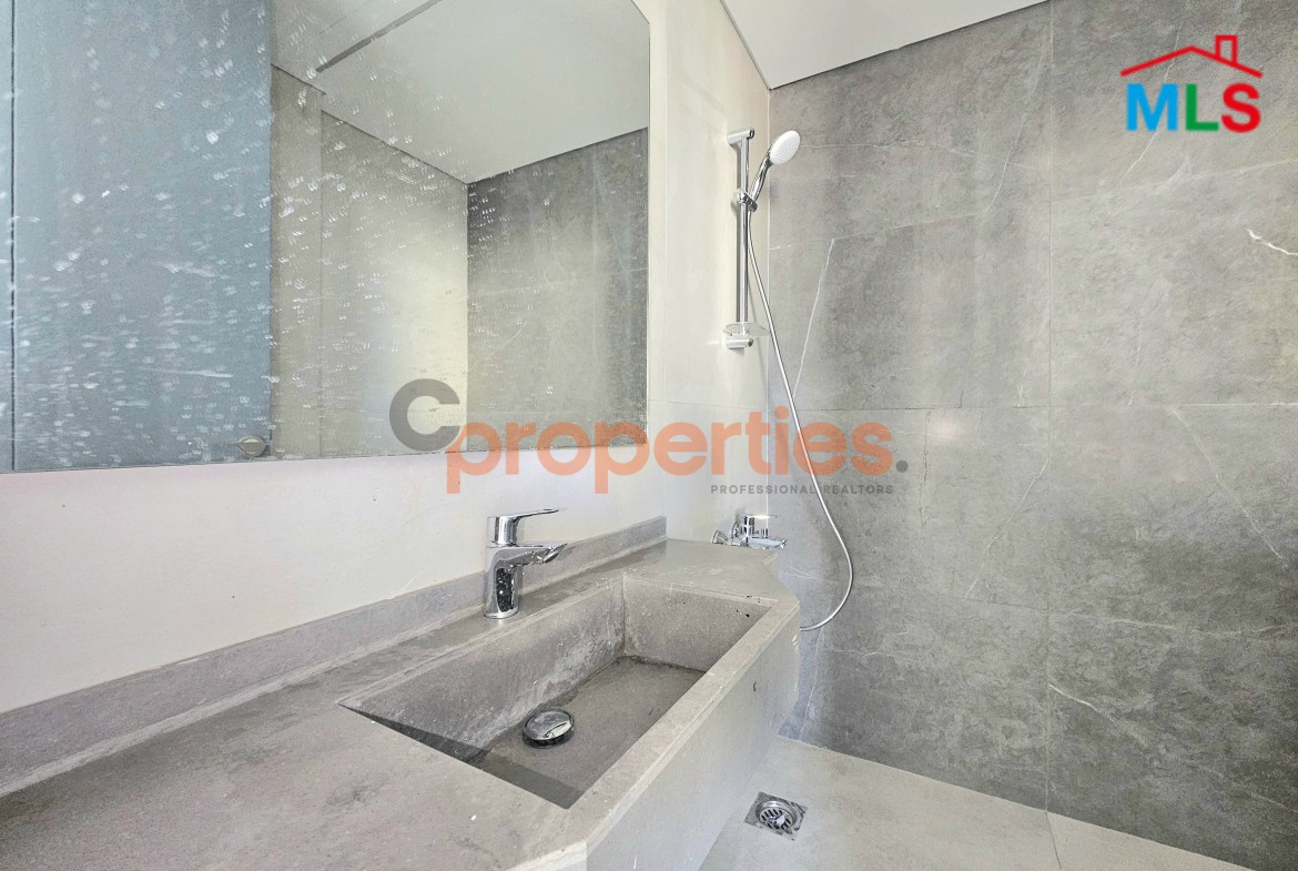 Apartment For Sale In Achrafieh – CPBWW72