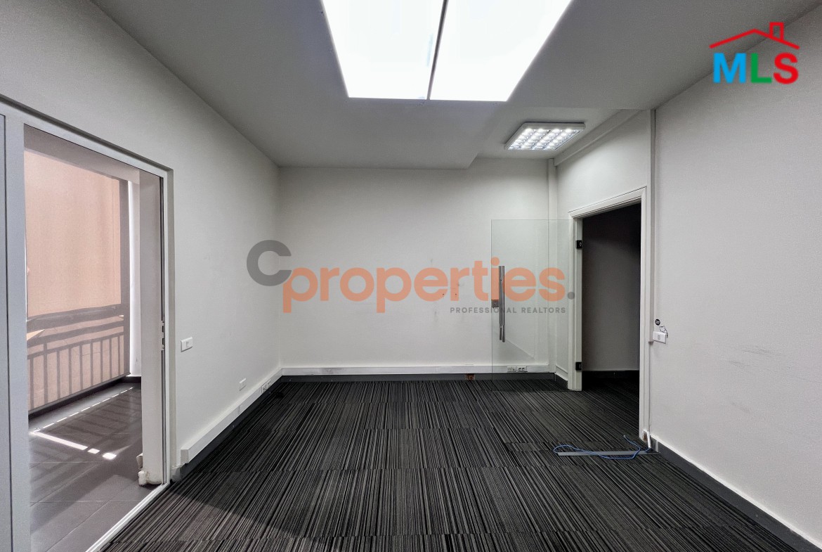 Prime Office For Sale in Dekwaneh – Sin-El-Fil | مكتب للبيع في الدكوانة – سن الفيل | CPCC66