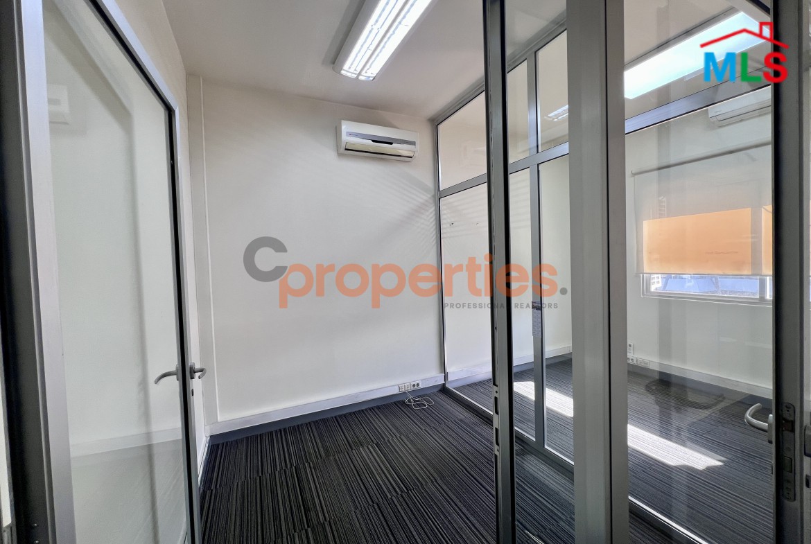 Prime Office For Sale in Dekwaneh – Sin-El-Fil | مكتب للبيع في الدكوانة – سن الفيل | CPCC66