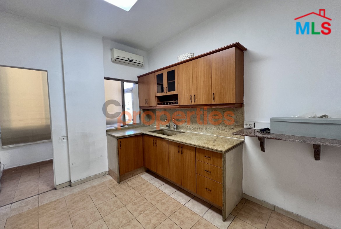 Prime Office For Sale in Dekwaneh – Sin-El-Fil | مكتب للبيع في الدكوانة – سن الفيل | CPCC66