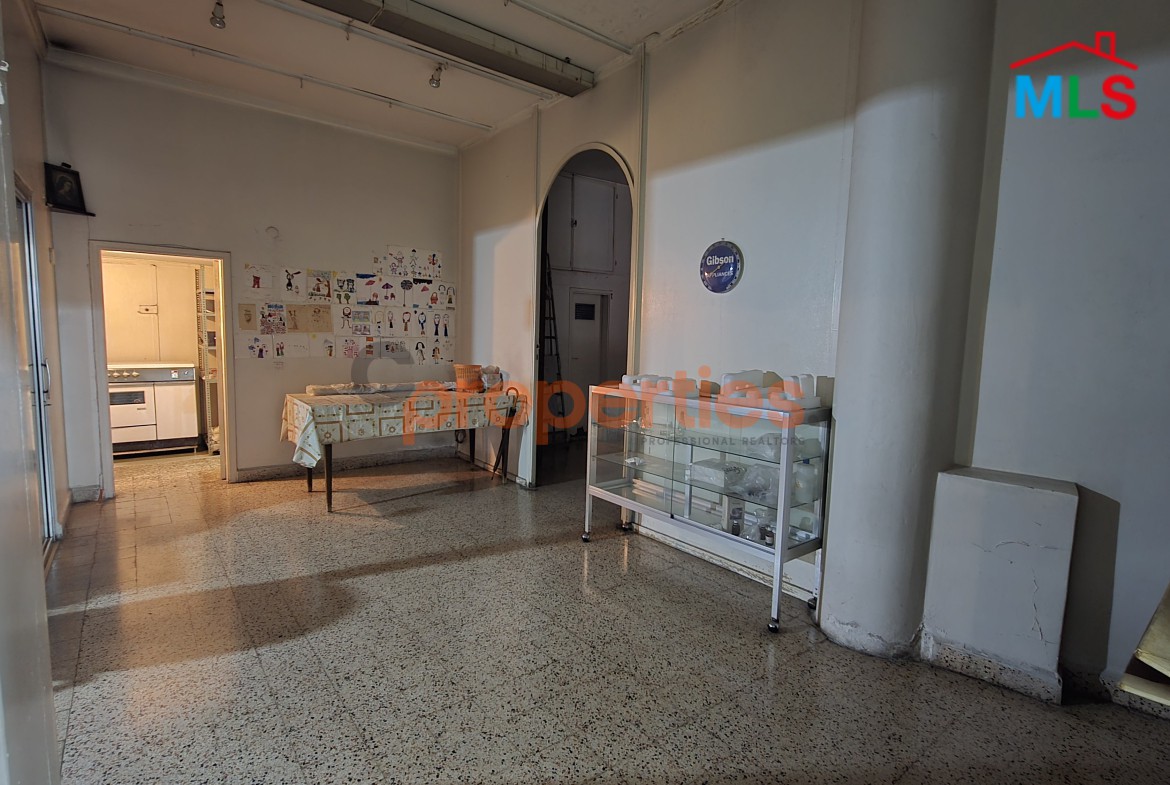 Commercial Space / Shop with Basement For Sale In Furn El Chebbak – CPJA09
