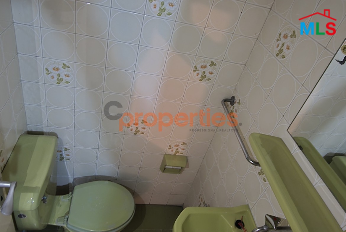 Commercial Space / Shop with Basement For Sale In Furn El Chebbak – CPJA09