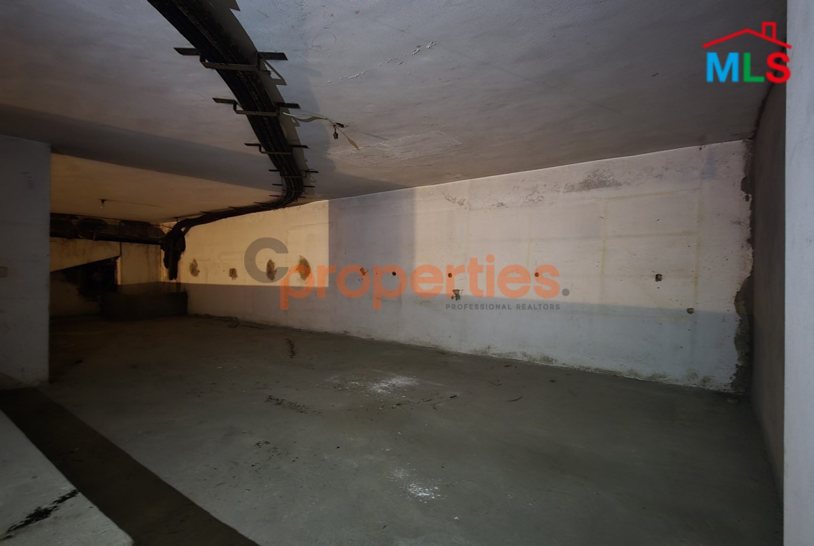 Commercial Space / Shop with Basement For Sale In Furn El Chebbak – CPJA09