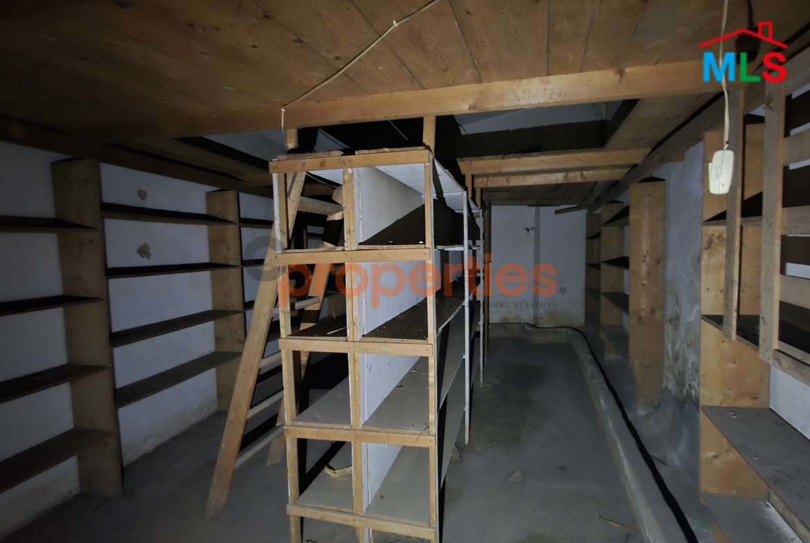Commercial Space / Shop with Basement For Sale In Furn El Chebbak – CPJA09