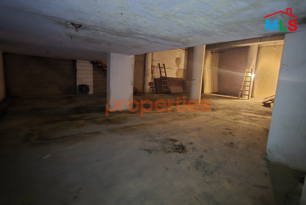 Commercial Space / Shop with Basement For Sale In Furn El Chebbak – CPJA09