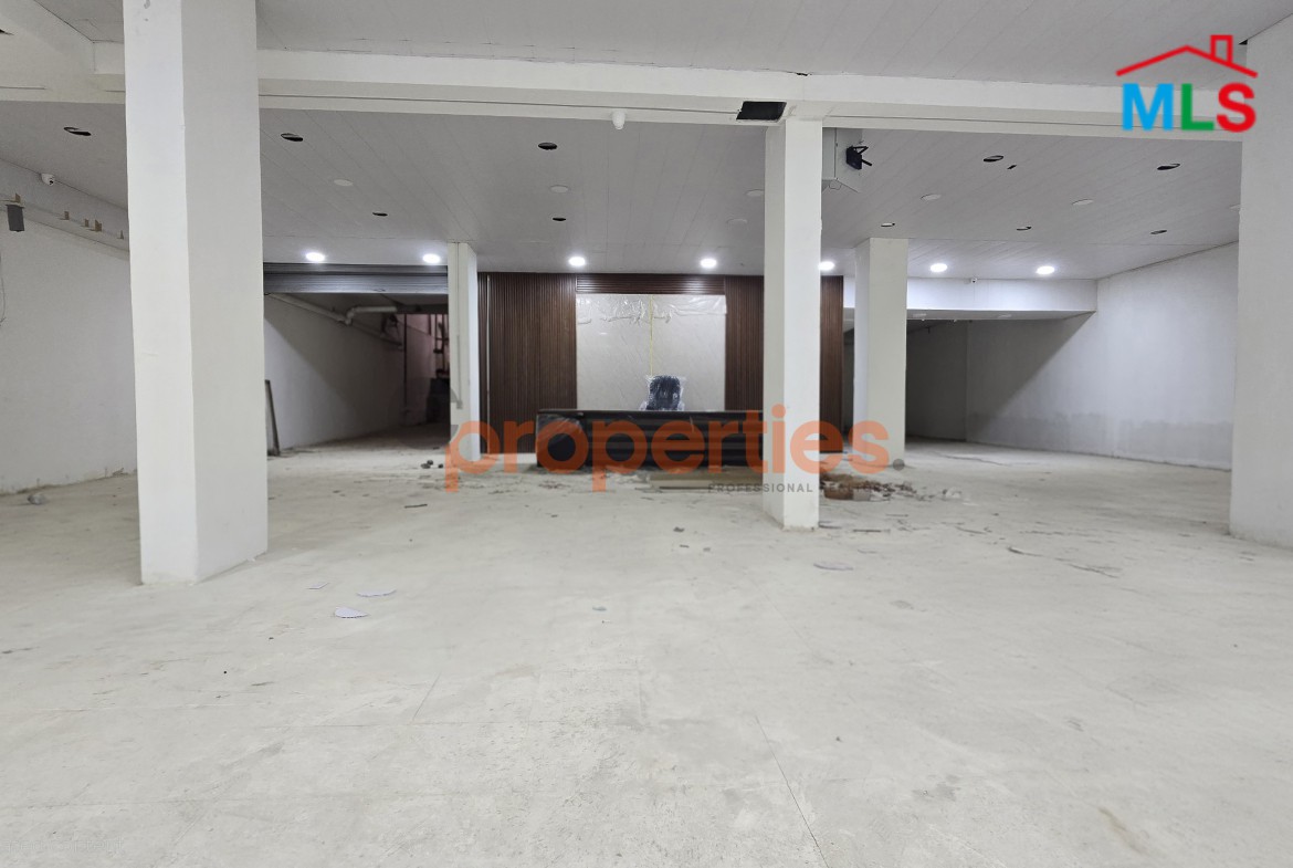 Warehouse For Sale In Furn El Chebbak – CPJA11