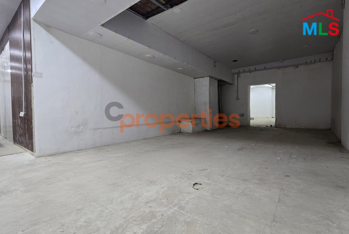 Warehouse For Sale In Furn El Chebbak – CPJA11