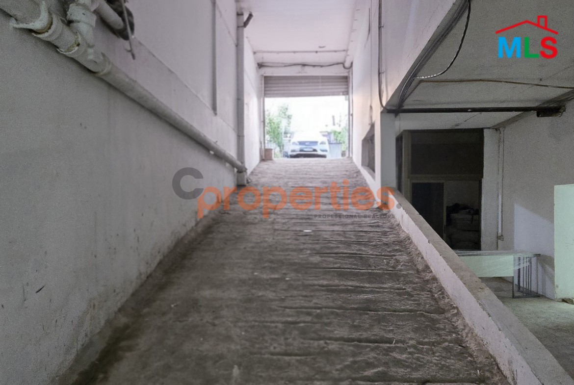 Warehouse For Sale In Furn El Chebbak – CPJA11