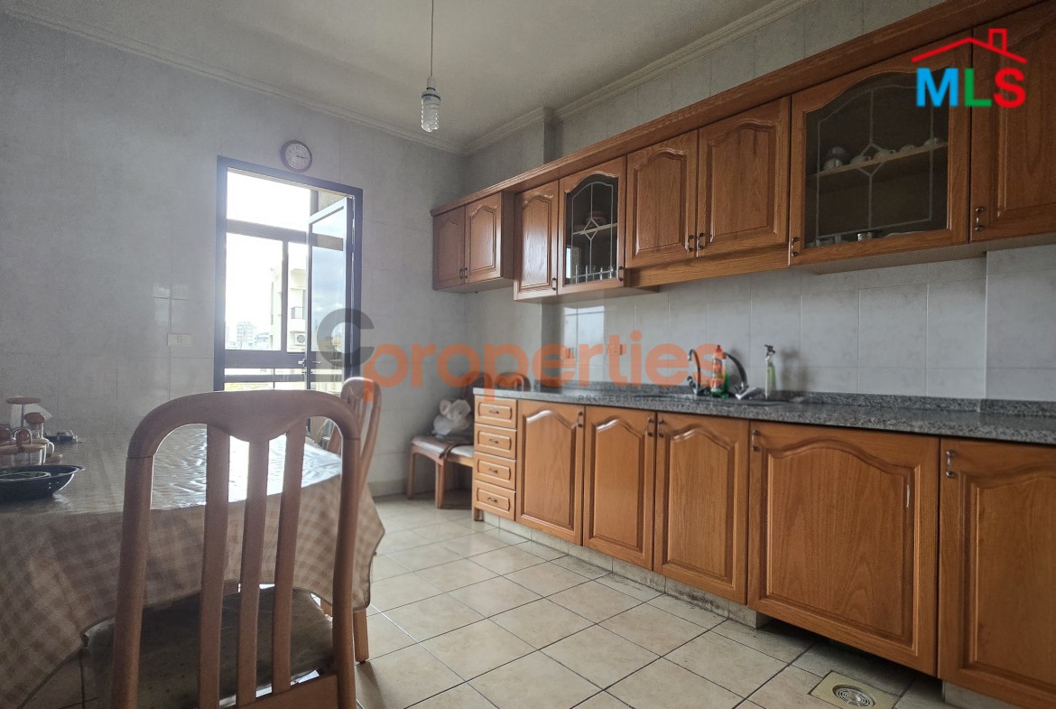 Apartment For Sale In Furn El Chebbak – CPJA10