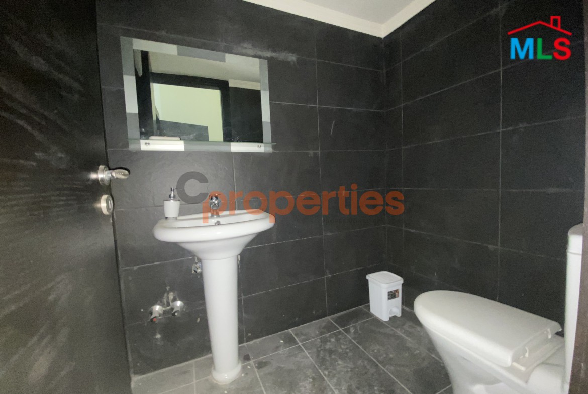 Office for Sale in Zalka – CPFY67