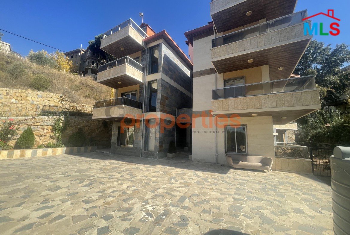 Building and Land for Sale Chabaniyeh – Aley – CPHR11