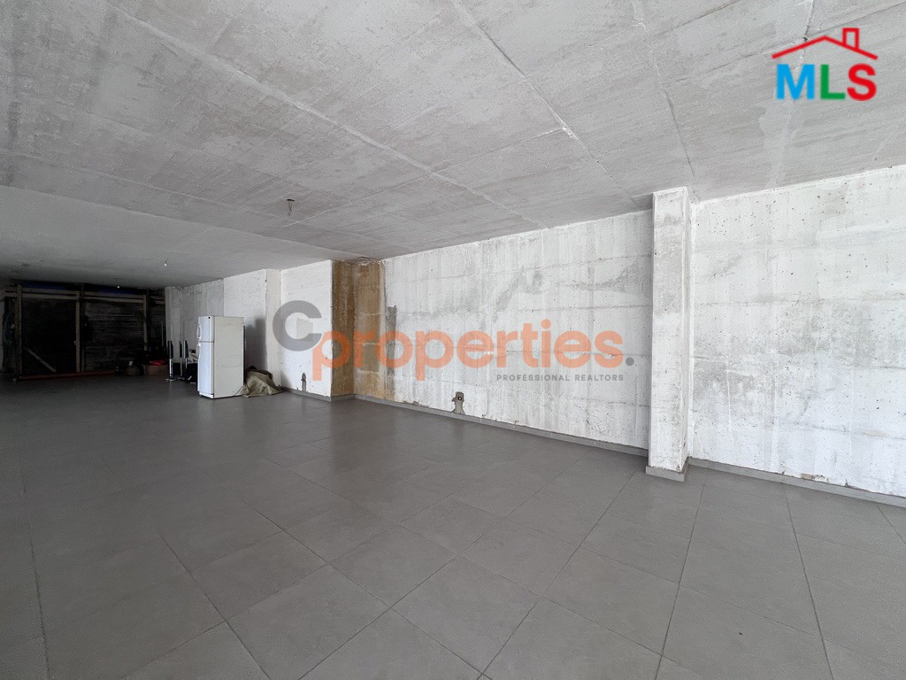 Showroom and Warehouse for Sale in Mar Roukoz Prime | صالة عرض ومستودع للبيع في موقع متميز في مار روكز | CPCC40