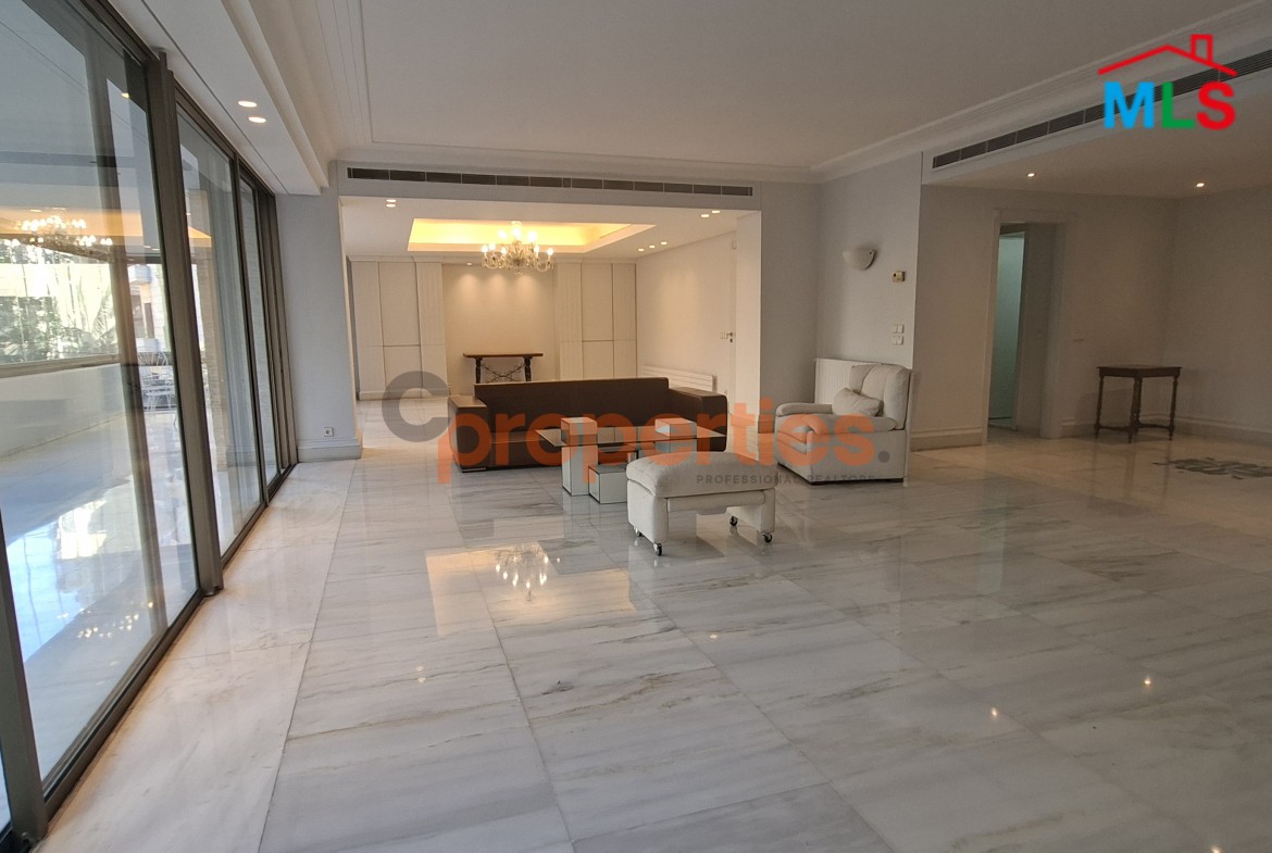 Apartment For Sale in Achrafieh – CPBWW55