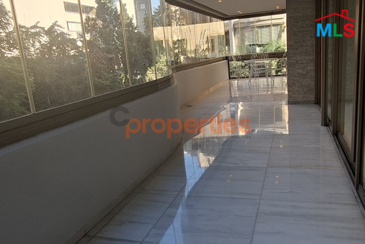 Apartment For Sale in Achrafieh – CPBWW55