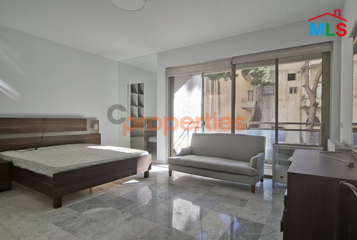 Apartment For Sale in Achrafieh – CPBWW55