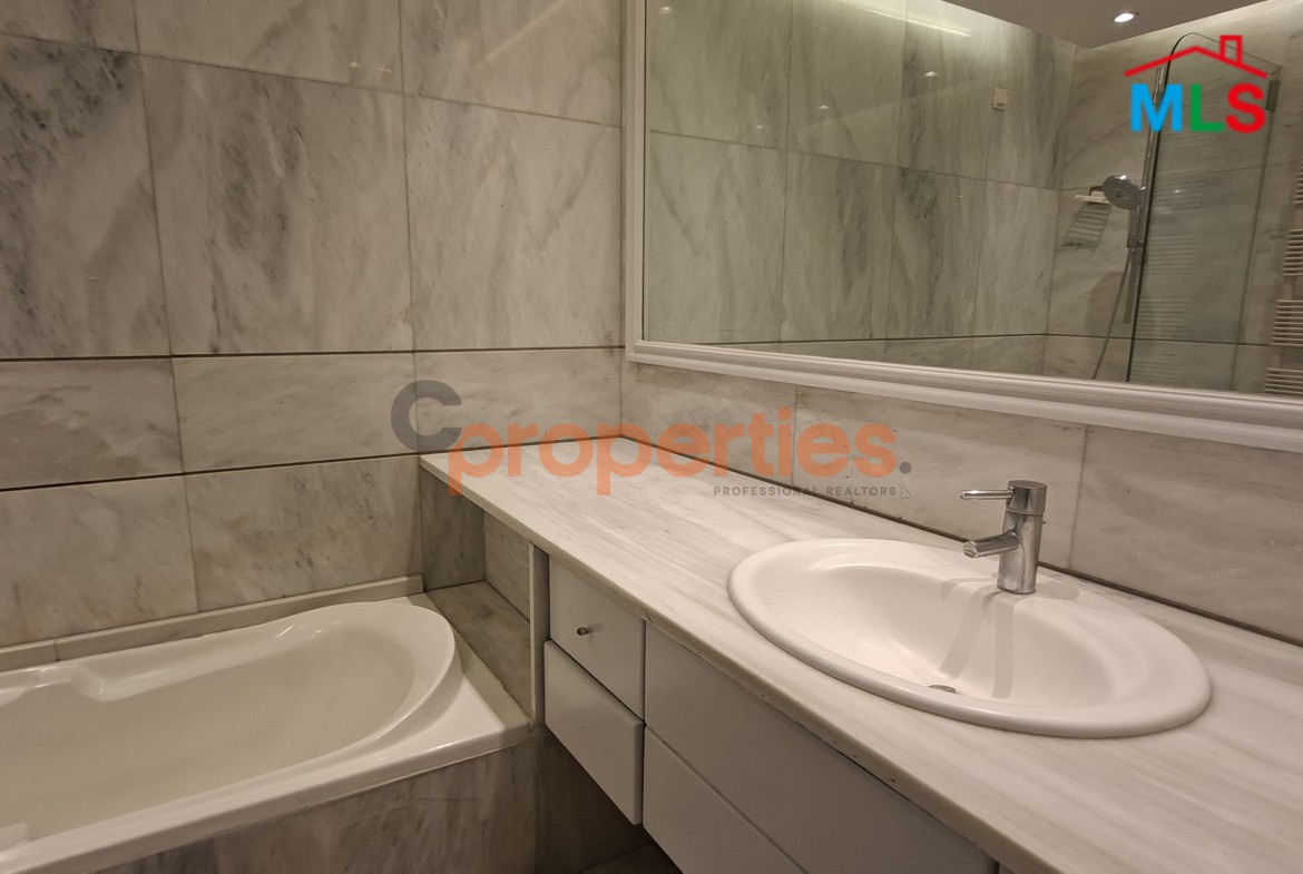 Apartment For Sale in Achrafieh – CPBWW55
