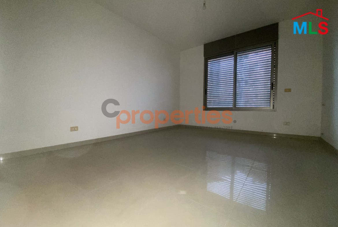 Bright Apartment For Sale in Zalka – CPFY51
