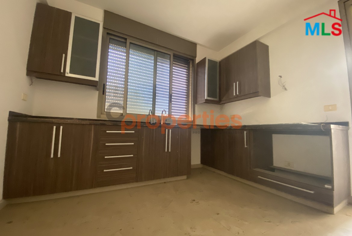 Bright Apartment For Sale in Zalka – CPFY52