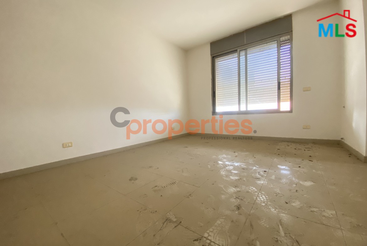 Bright Apartment For Sale in Zalka – CPFY52