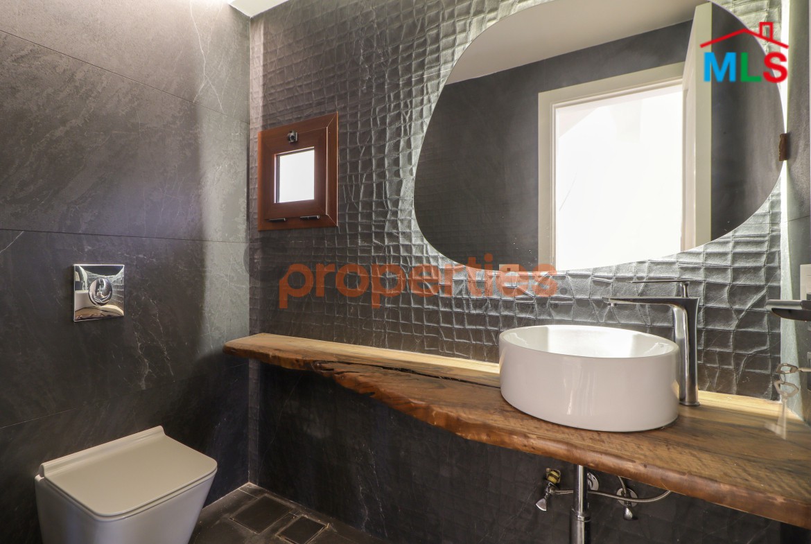 Villa For Sale In Jbeil Annaya with Payment Facilities – CPJJA15