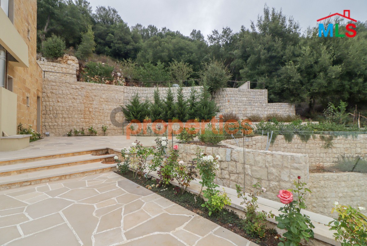 Villa For Sale In Jbeil Annaya with Payment Facilities – CPJJA15